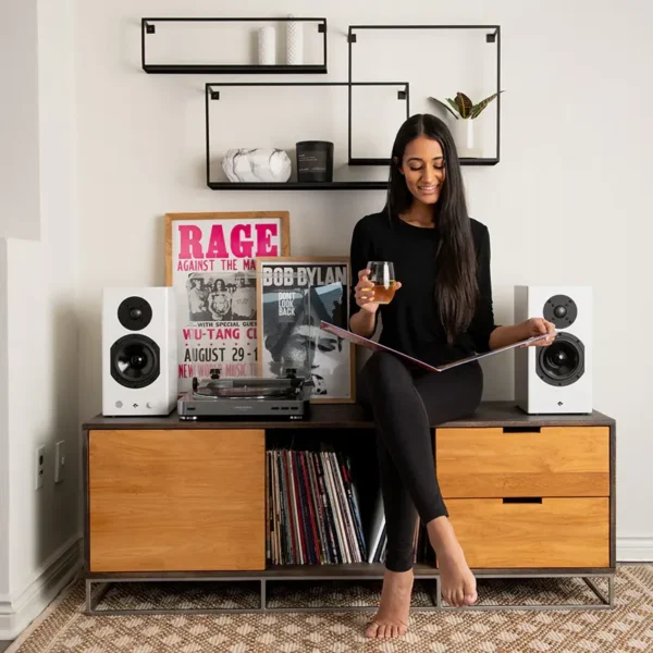 totem-KIN-PLAY-interior