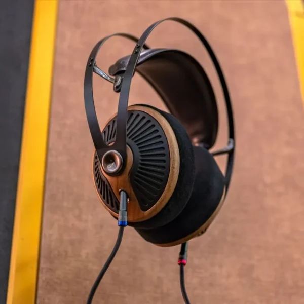 Meze-Audio-105-Silva-5