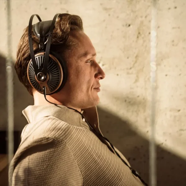 Meze-Audio-105-Silva-9