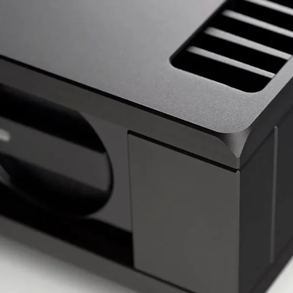 Rega-Osiris-closeup-2